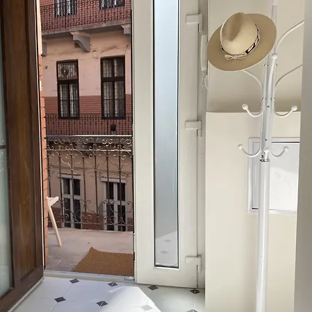 Pearl In Palace District Apartman