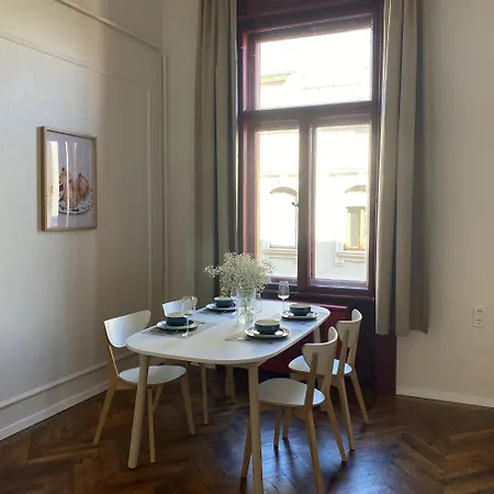 Pearl In Palace District